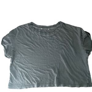 Forever 21 Crop Tee Small Short Sleeve Tshirt Gray